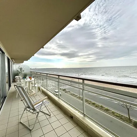 Spacieux Avec Terrasse Face - 2 Pieces, 4 Couchages A - Fr-1-245-80